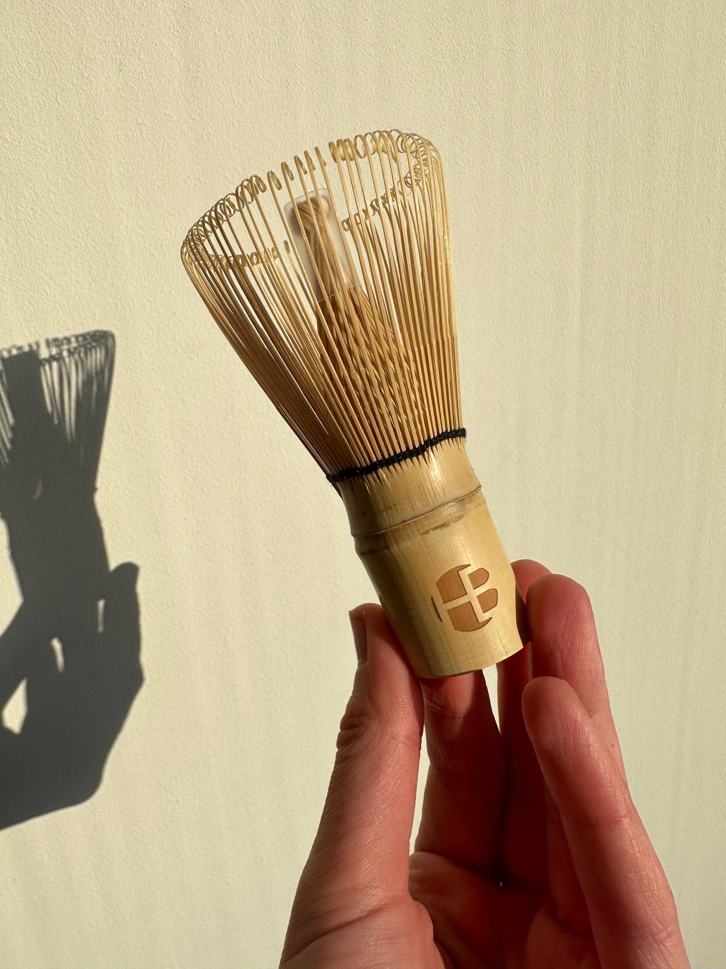 Matcha Besen aus goldenem Bambus