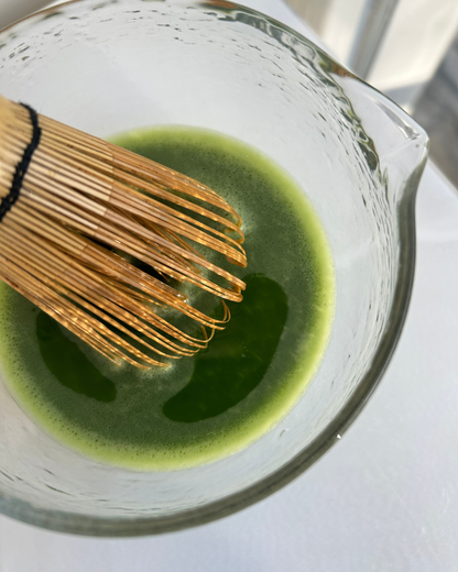 Matcha Besen aus goldenem Bambus